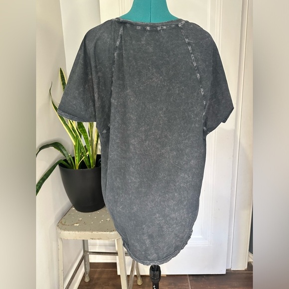 Rae Mode medium black/gray acid washed shirt - Picture 9 of 13